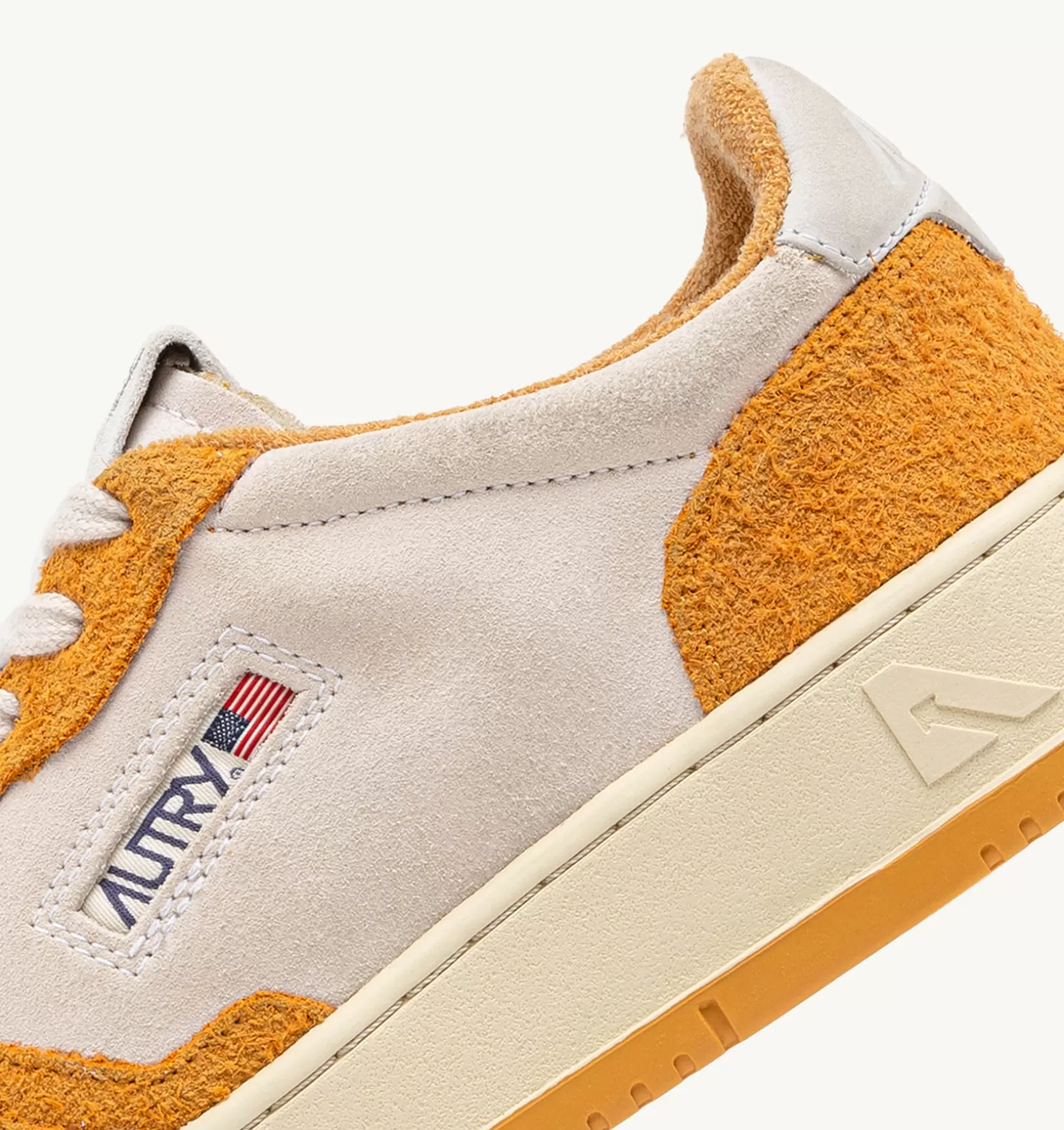 AUTRY Medalist Low Sneakers In Suede Bianco E Suede Effetto Hair Arancione^Uomo Medalist