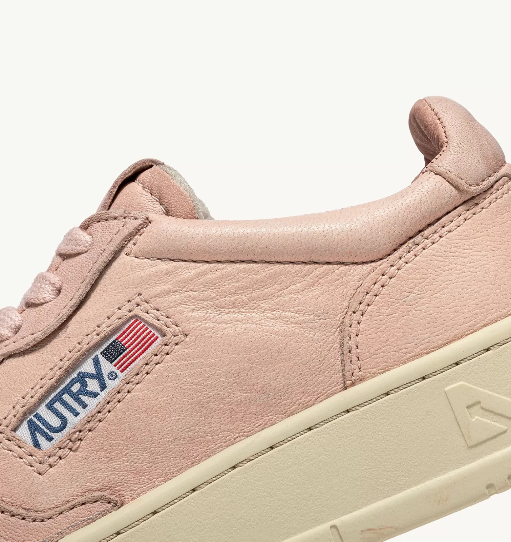 AUTRY Sneakers Medalist Low In Morbida Pelle Peach Di Capra^Donna Medalist