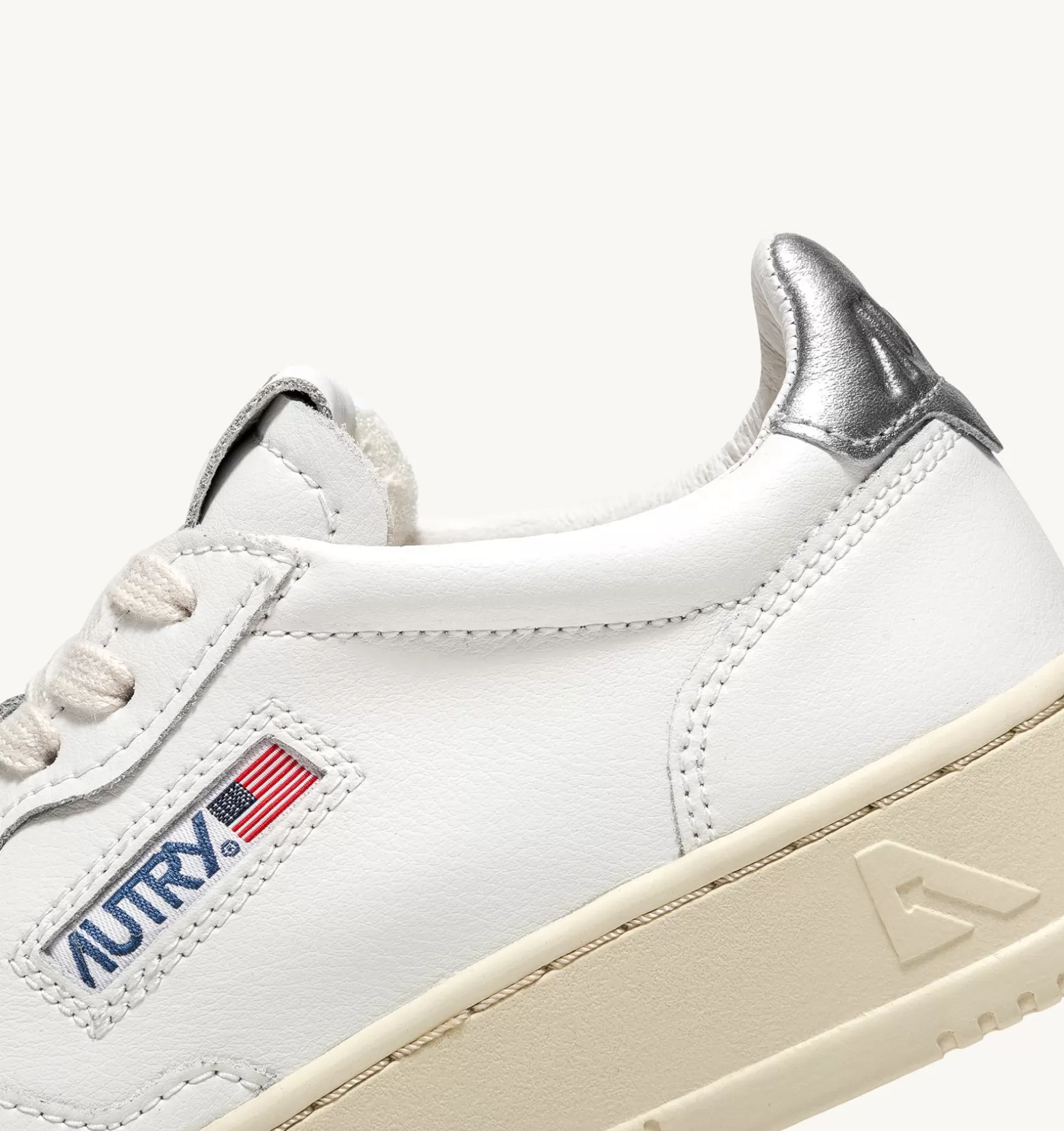 AUTRY Sneakers Medalist Low In Pelle Bianca E Argento^Donna Medalist