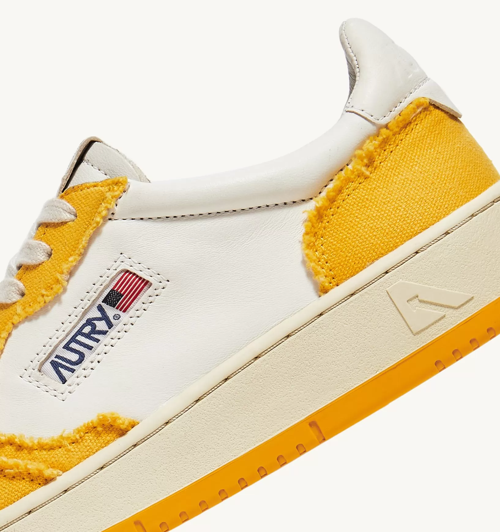 AUTRY Sneakers Medalist Low In Pelle Di Capra E Tela Bianco Mango^Uomo Medalist