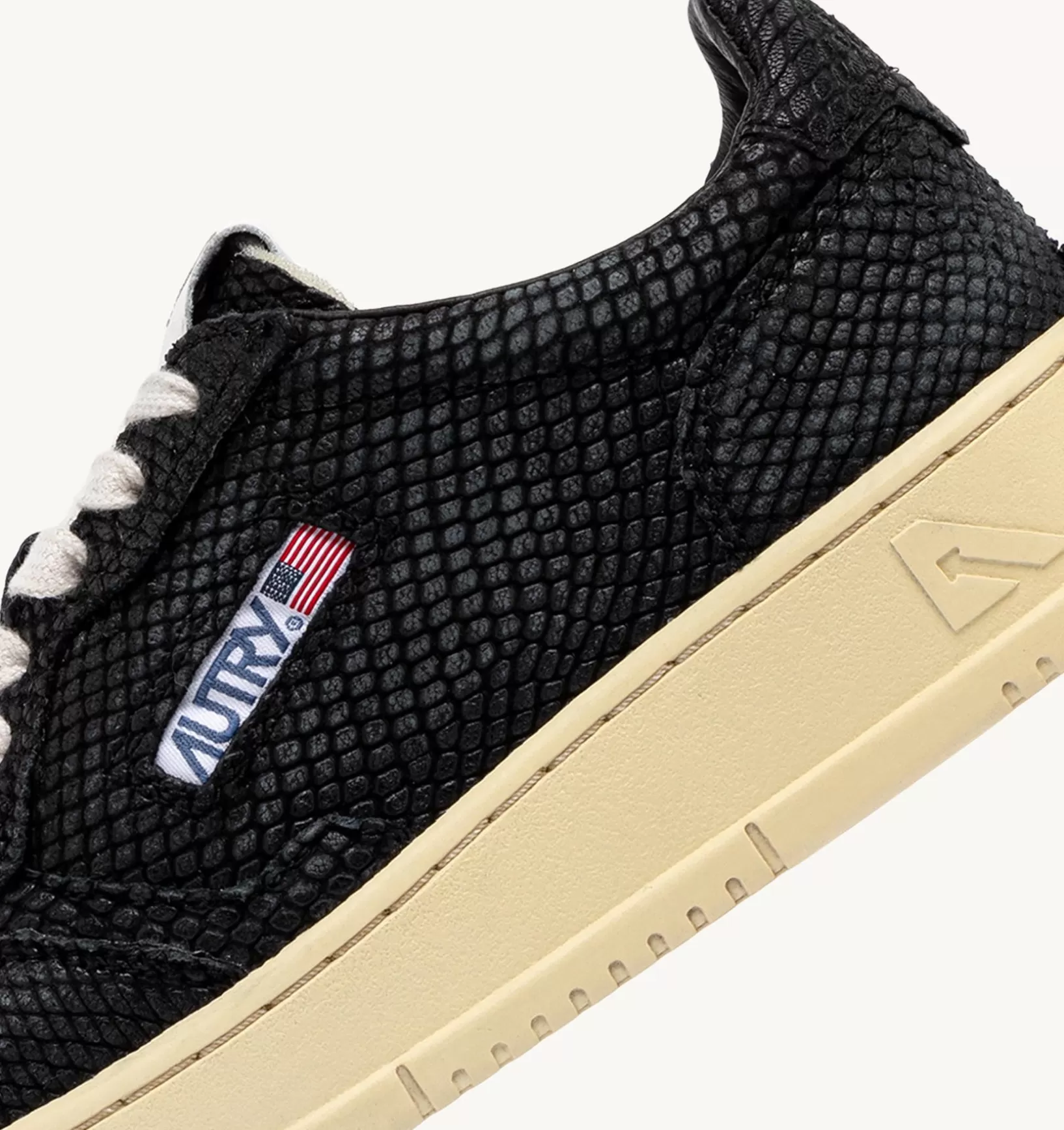 AUTRY Sneakers Medalist Low In Pelle Effetto Snake Colore Argento^Donna Medalist