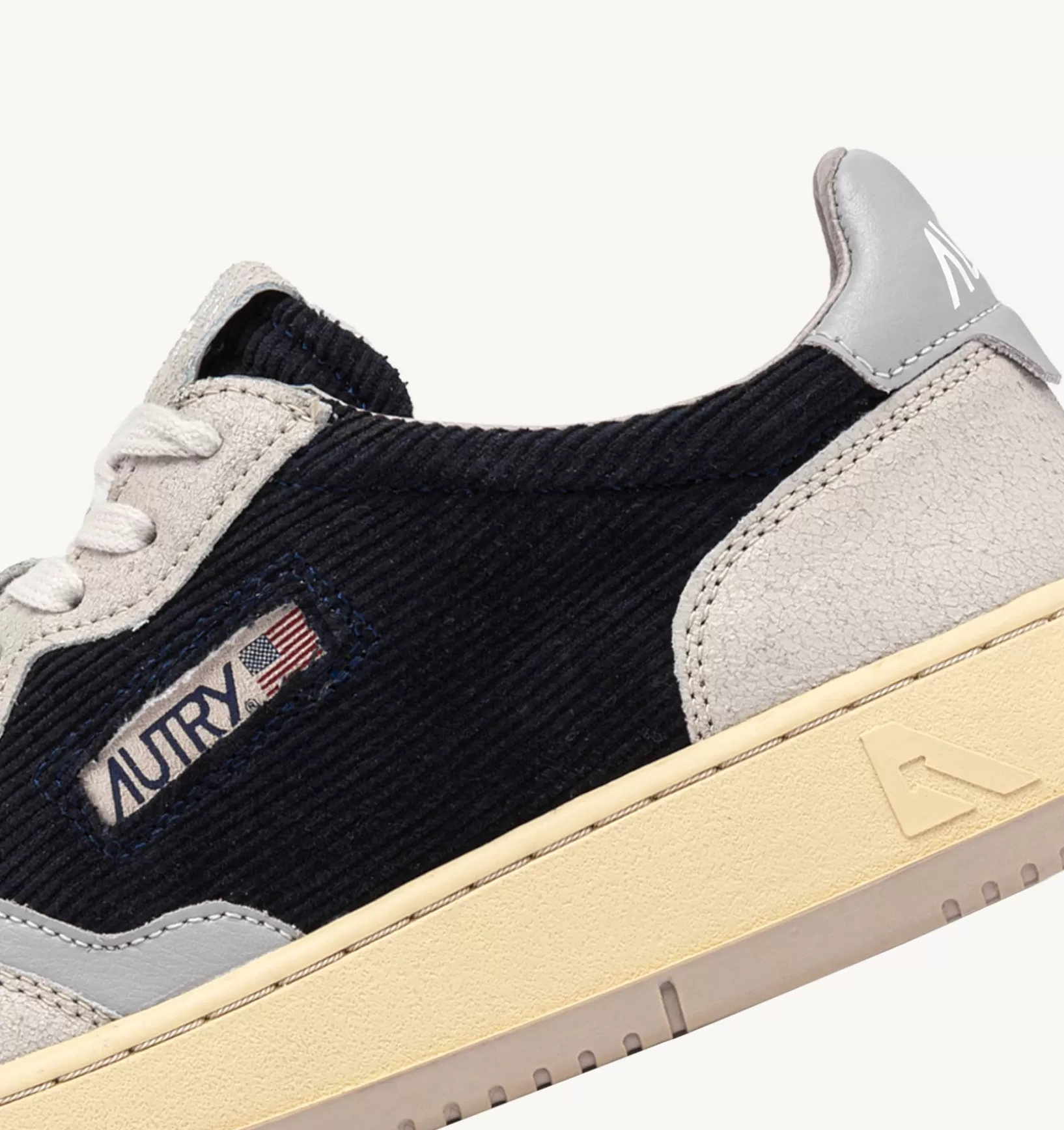 AUTRY Sneakers Medalist Low In Pelle Grigia E Velluto A Costine Blu^Uomo Medalist