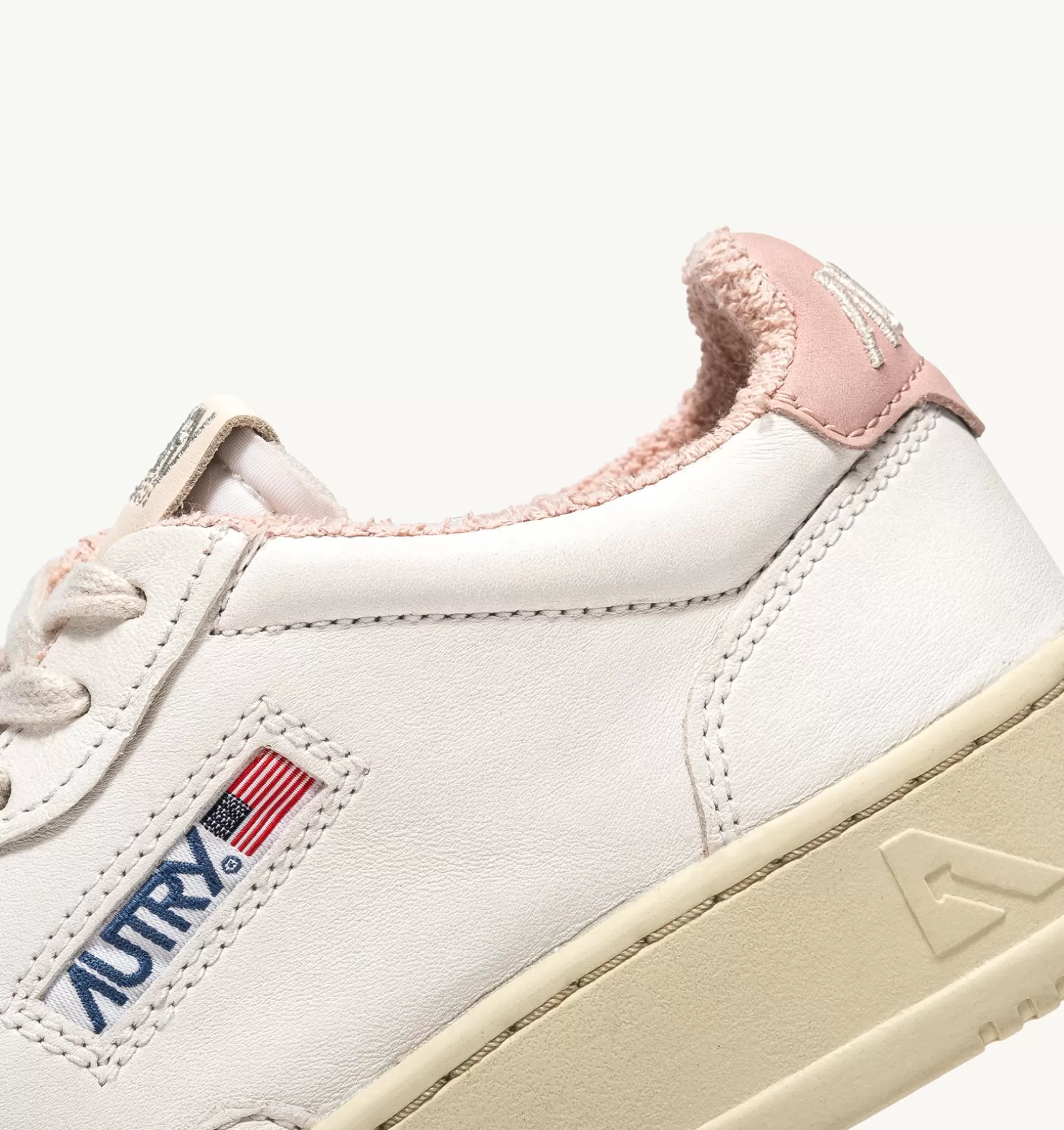AUTRY Sneakers Medalist Low In Pelle Morbida Di Capra E Spugna Color Bianco E Powder^Donna Medalist