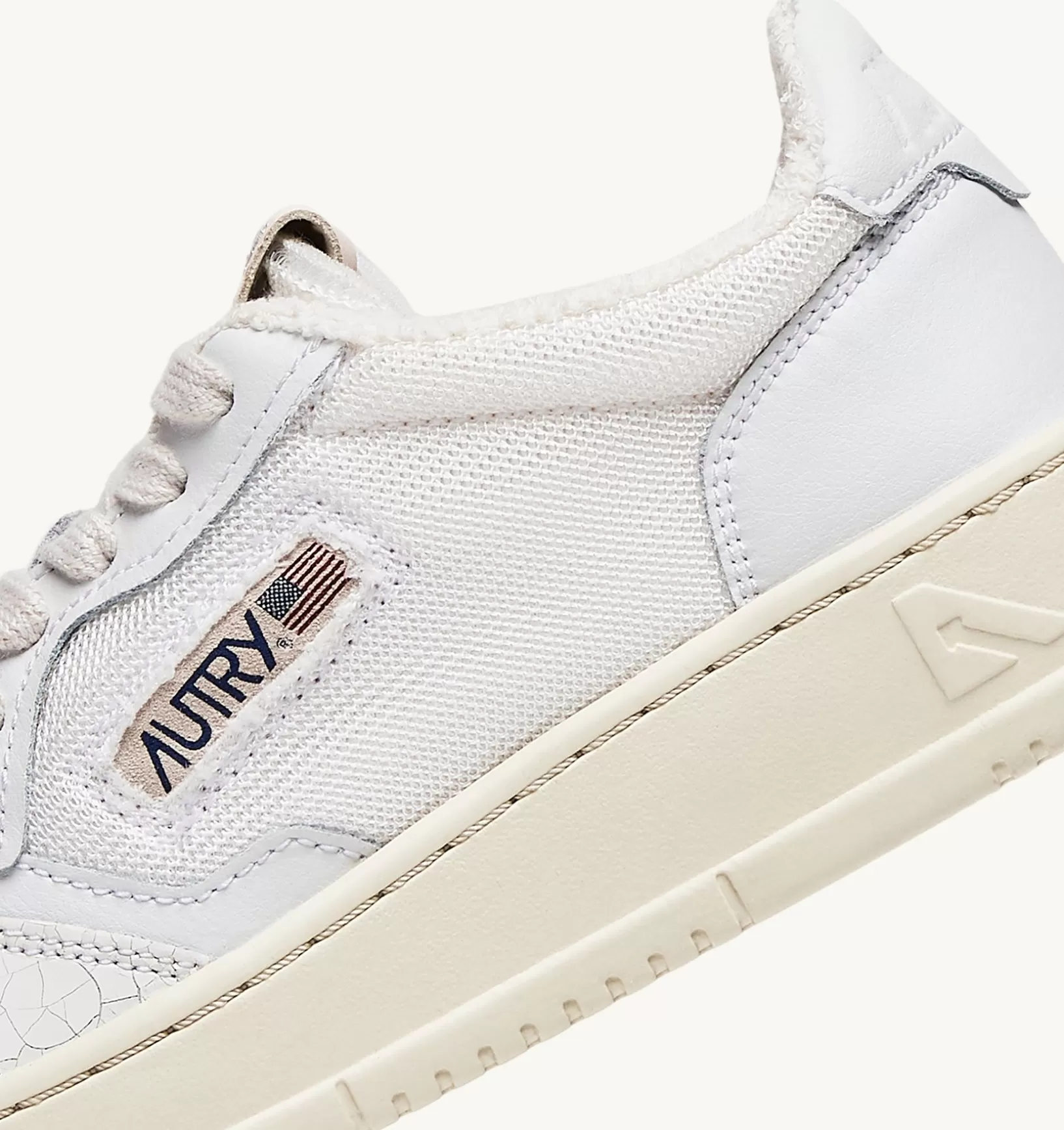 AUTRY Sneakers Medalist Low In Sponge E Dragon Effect Ivory^Donna Medalist