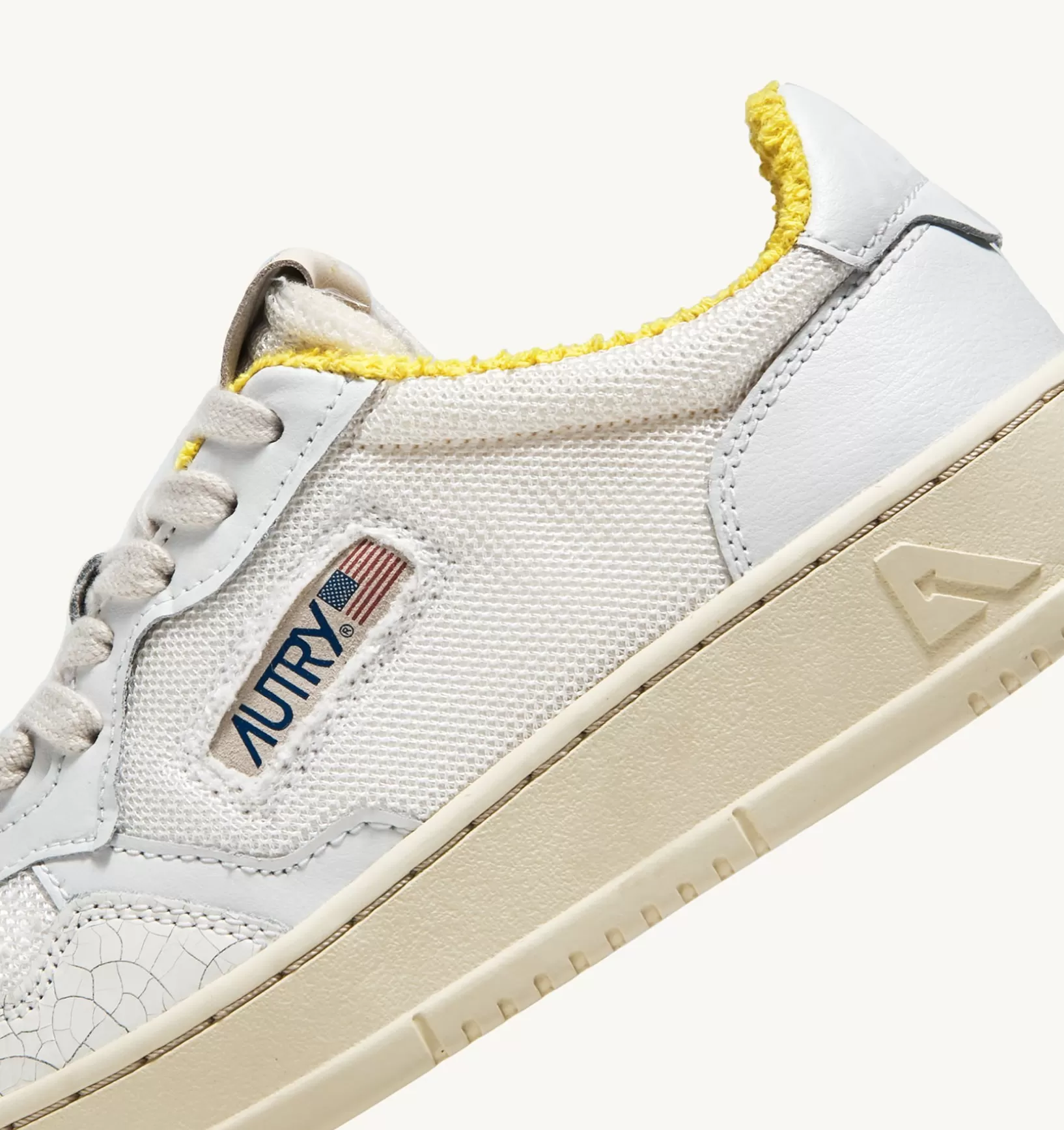 AUTRY Sneakers Medalist Low In Sponge Giallo E Dragon Effect^Donna Medalist