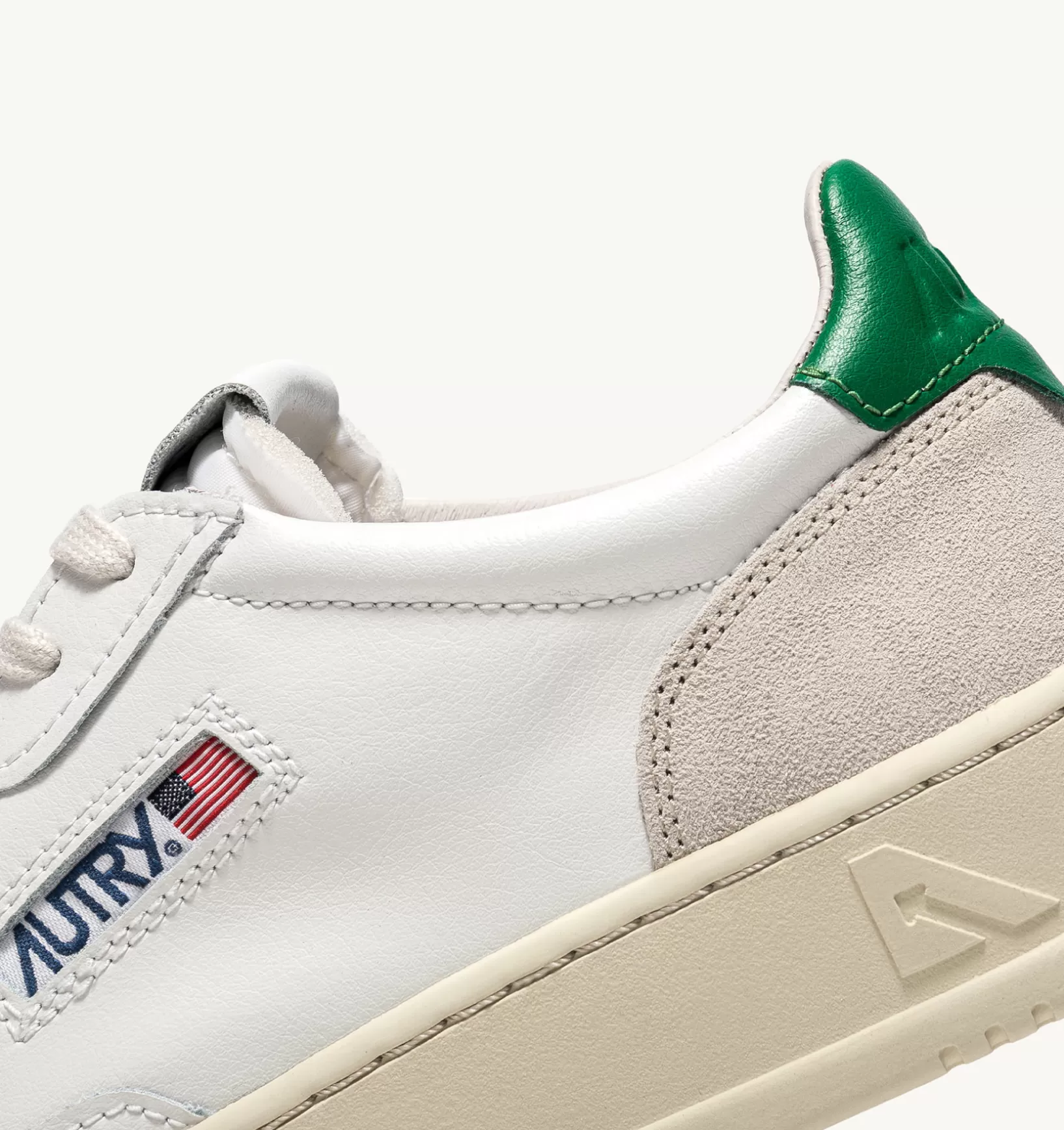 AUTRY Sneakers Medalist Low In Suede E Pelle Bianca E Amazon^Uomo Medalist