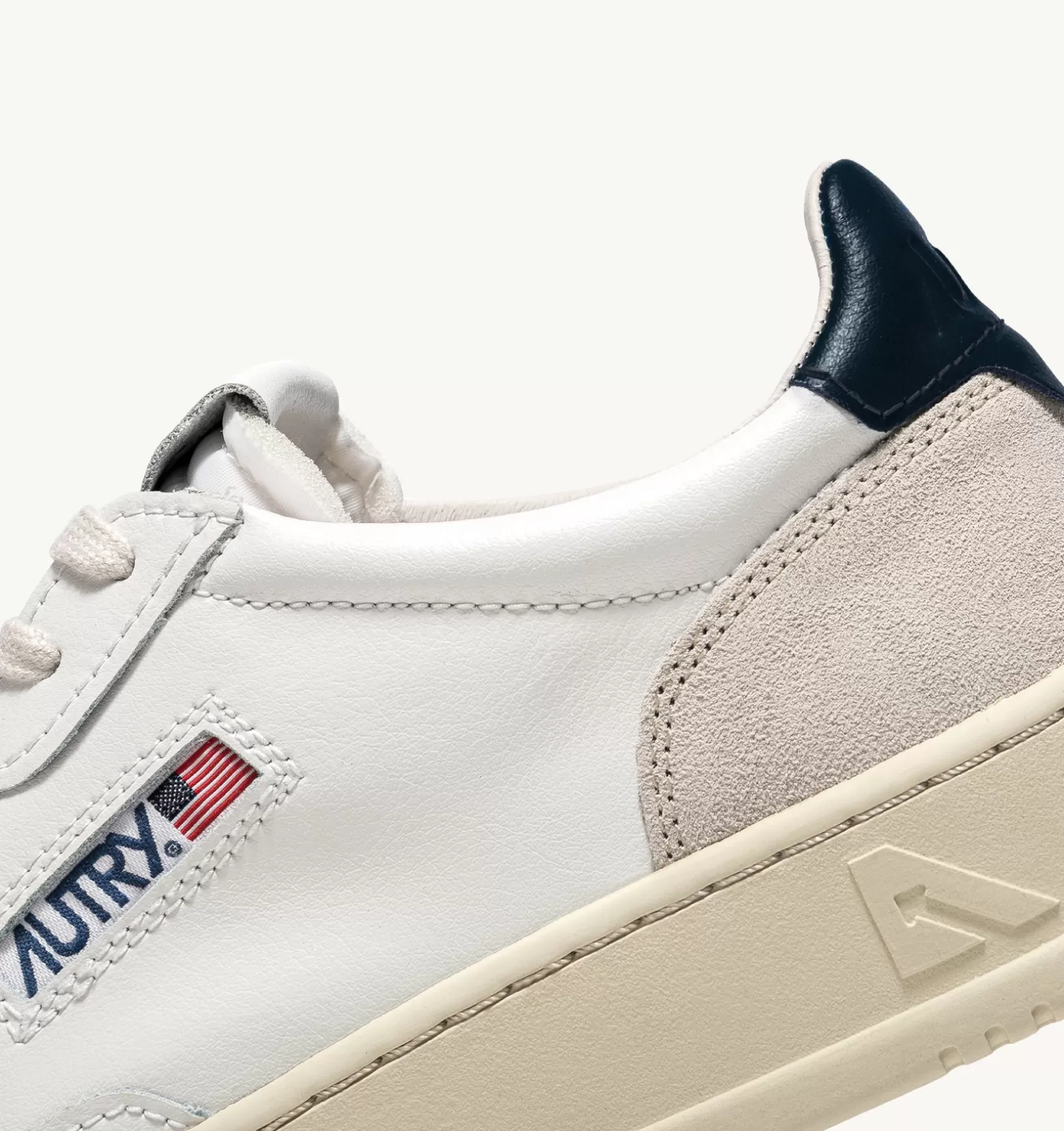 AUTRY Sneakers Medalist Low In Suede E Pelle Bianca E Blue^Donna Medalist