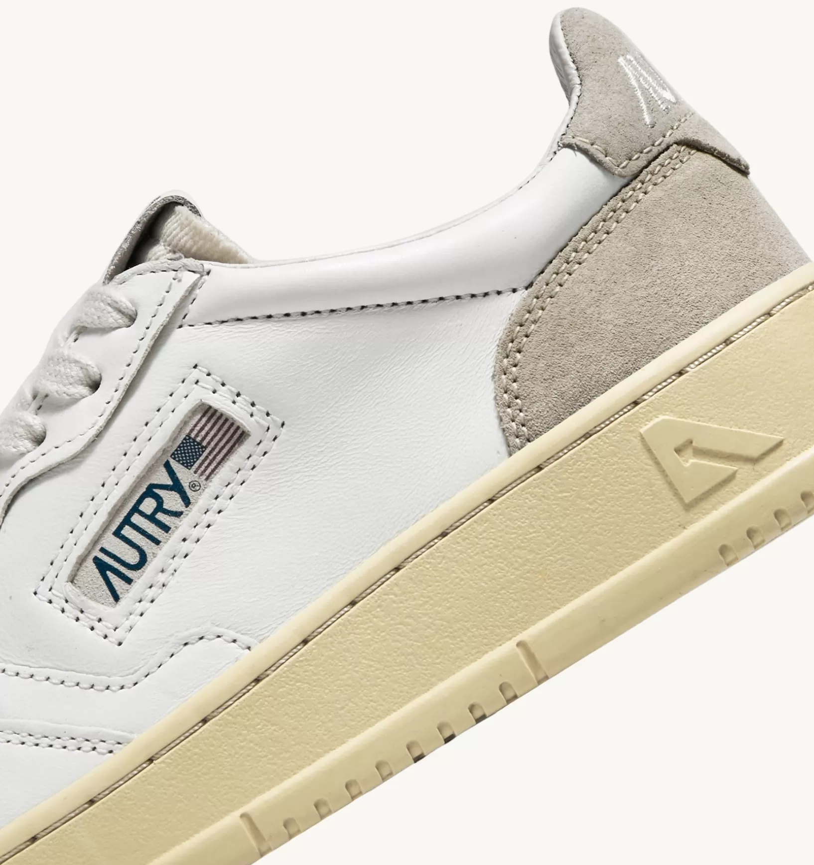 AUTRY Sneakers Medalist Low In Suede E Pelle Bianca E Sand^Donna Medalist