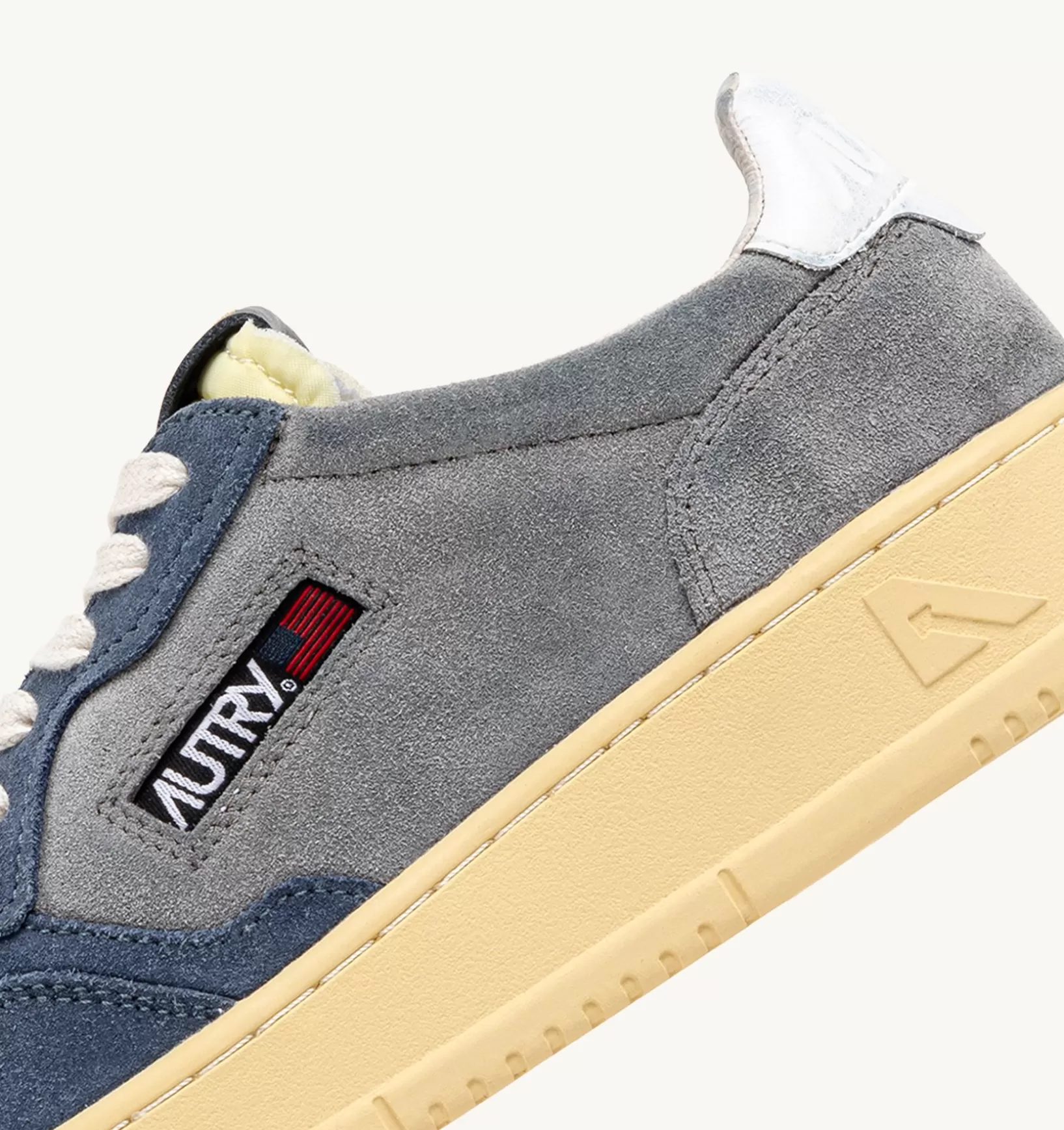 AUTRY Sneakers Medalist Low In Suede Grigio E Azzurro^Donna Medalist