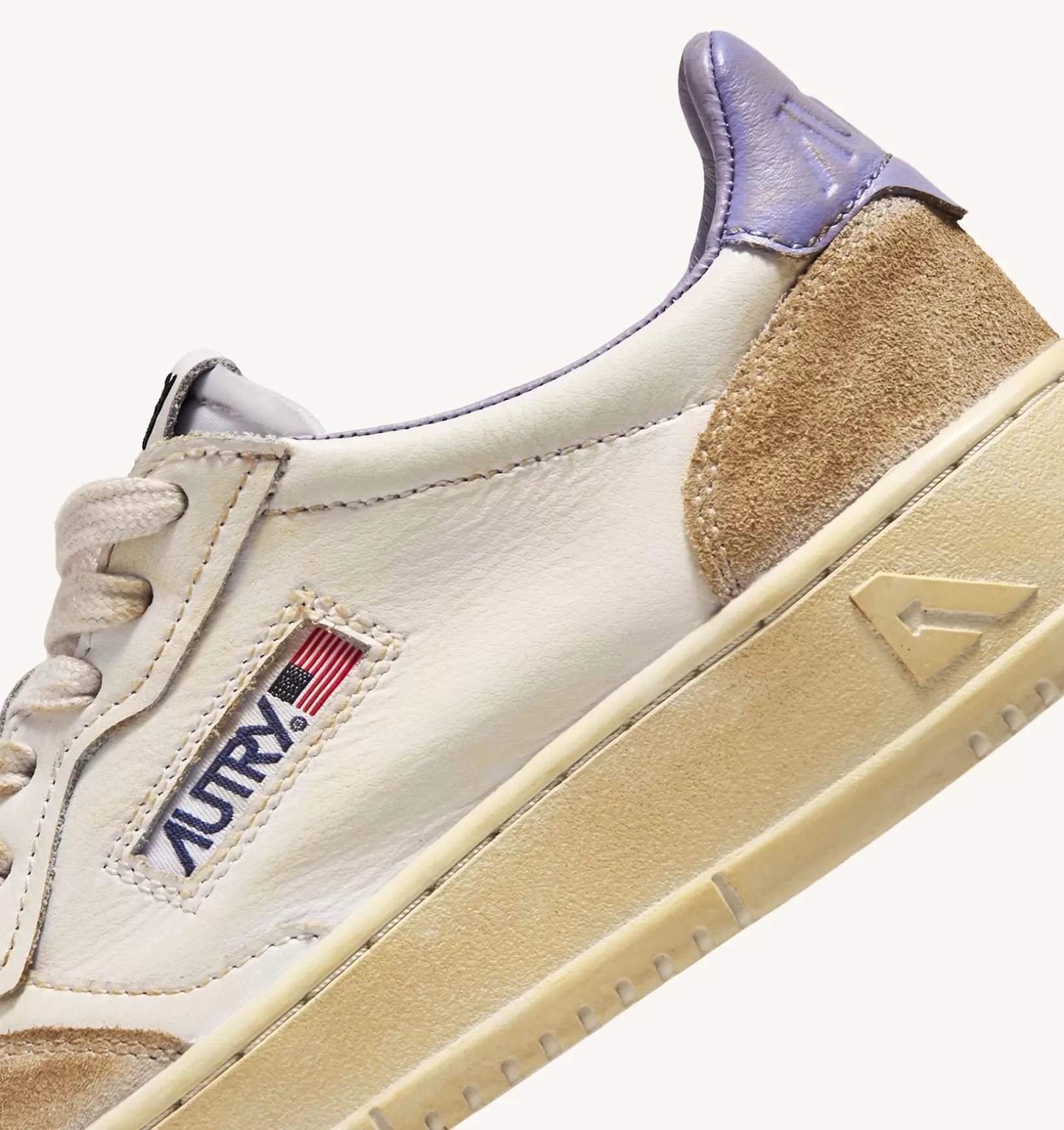 AUTRY Sneakers Medalist Low Super Vintage In Pelle Yellowing Bianco Lavender^Uomo Super Vintage