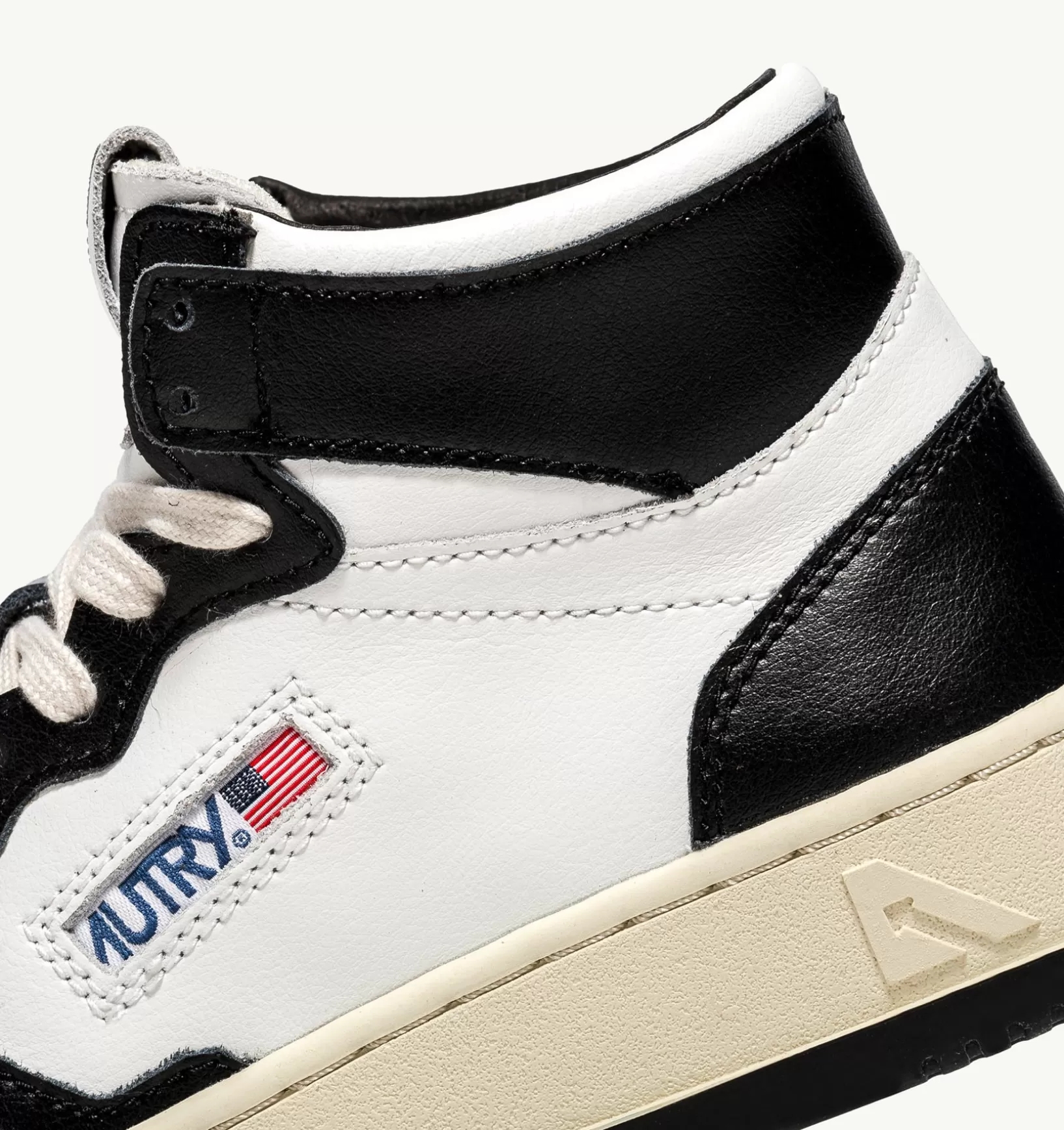 AUTRY Sneakers Medalist Mid In Pelle Bicolore Bianco E Nero^Uomo Medalist