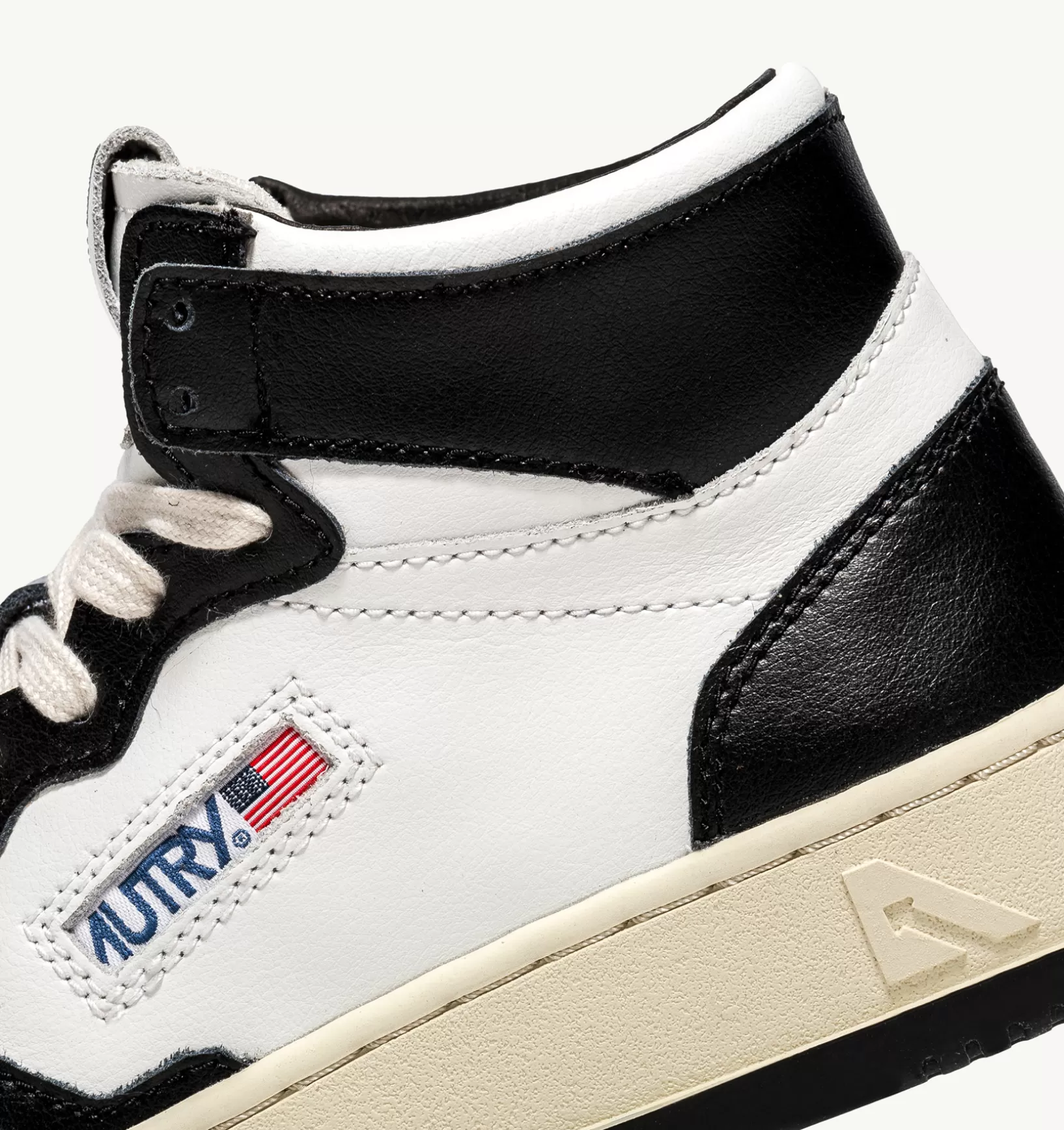 AUTRY Sneakers Medalist Mid In Pelle Bicolore Bianco E Nero^Uomo Medalist